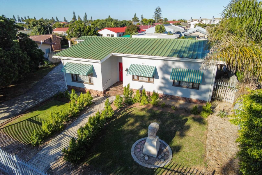 4 Bedroom Property for Sale in Hartenbos Central Western Cape